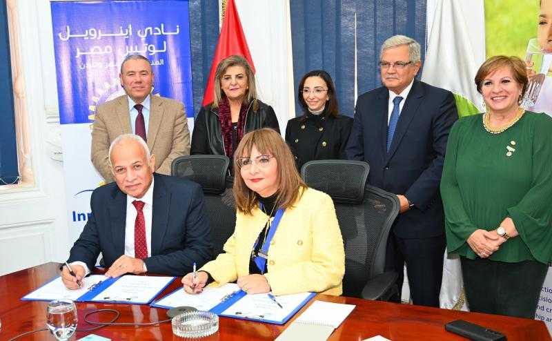 محافظ البحيرة تشهد توقيع اتفاقية تعاون لتوصيل مياه الشرب للأسر الأكثر احتياجًا بمركزي دمنهور وأبو حمص