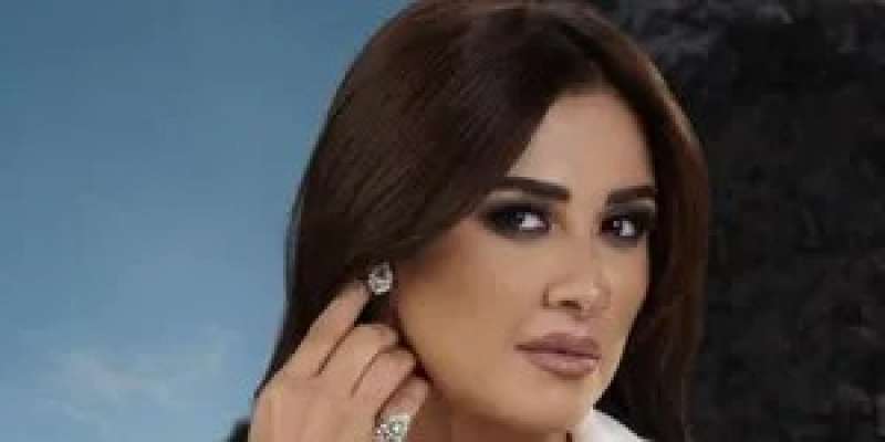 ياسمين عبدالعزيز 