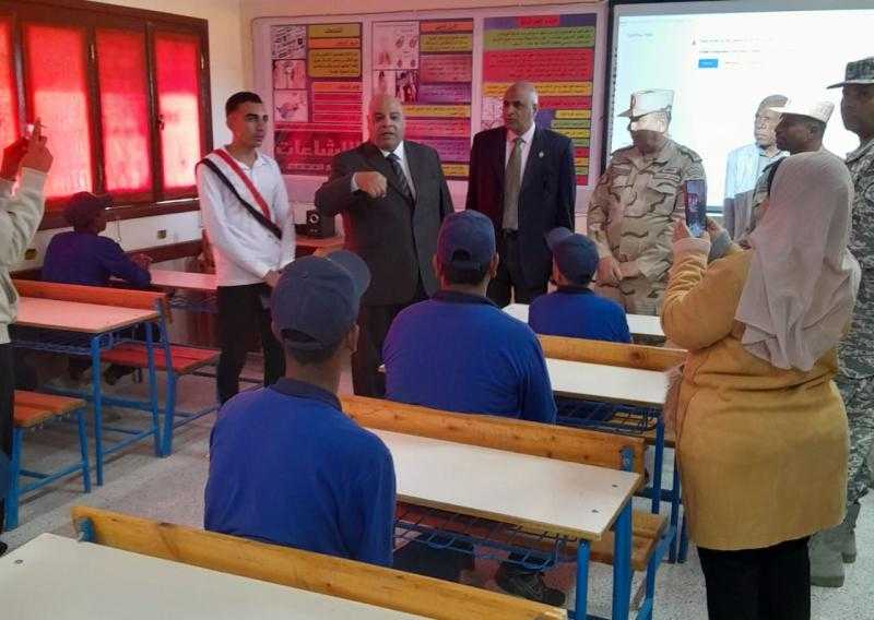مدير تعليم البحر الأحمر يشهد تقييم أفضل مدرسة عسكرية بسفاجا