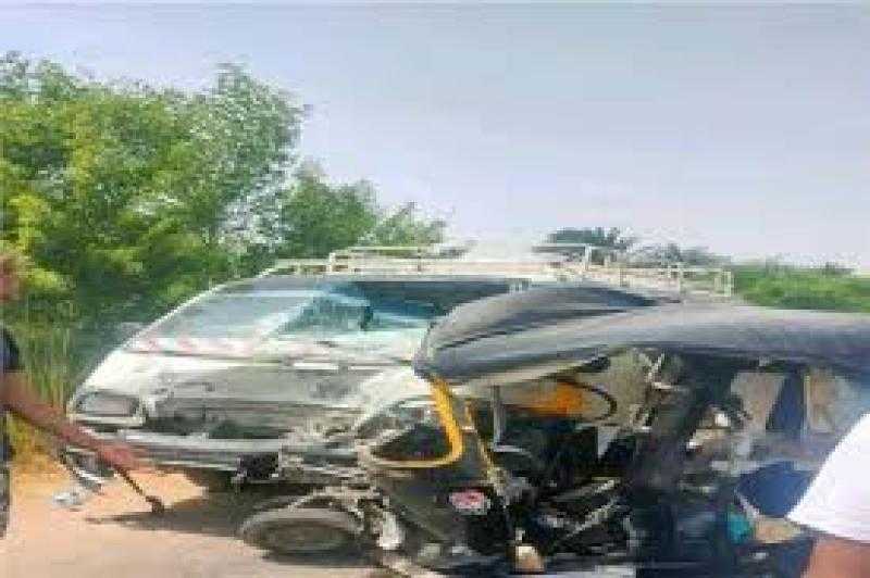 إصابة 3 عمال فى حادث تصادم على الطريق الزراعى بالمنيا