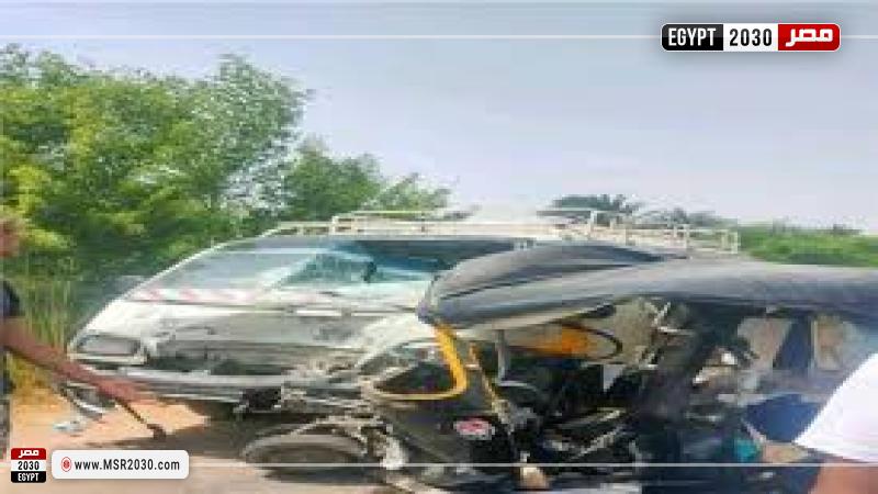 حادث تصادم ميكروباص مع توك توك