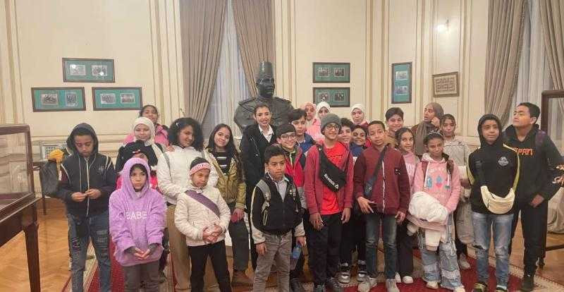 أتوبيس الفن الجميل يصطحب الأطفال في جولة بمتحف البريد