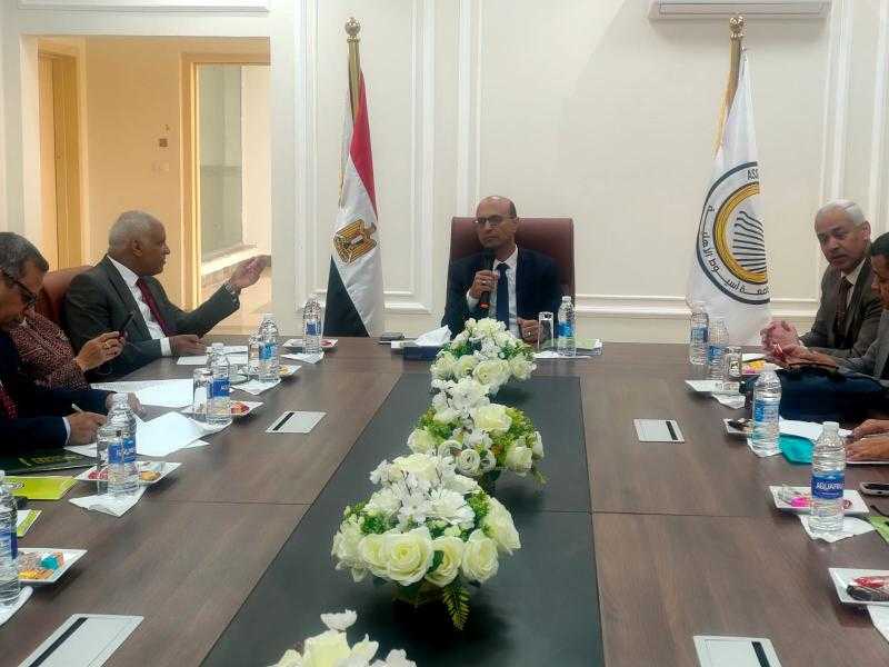 المنشاوي يرأس اجتماع المجلس الأكاديمي لجامعة أسيوط الأهلية لمناقشة المستجدات والتطوير الأكاديمي