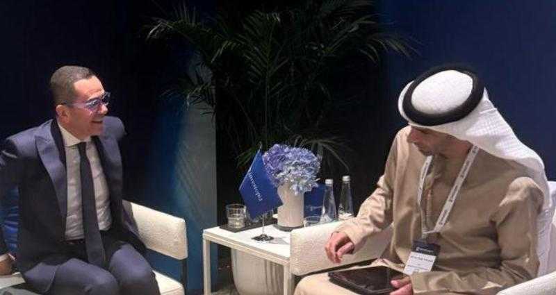 وزير الاستثمار والتجارة الخارجية يلتقي وزير الدولة للتجارة الخارجية الإماراتي لبحث سبل تعزيز العلاقات الاقتصادية بين البلدين