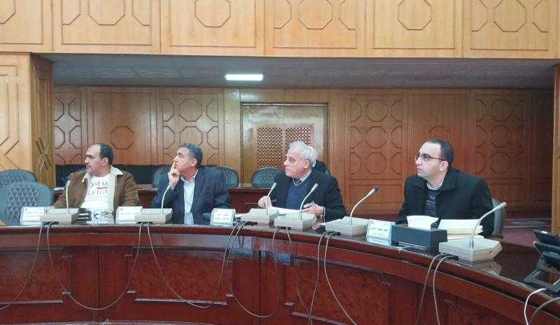 نائب محافظ الإسماعيلية يناقش سُبل الحفاظ على البحيرات المُرة من التلوث