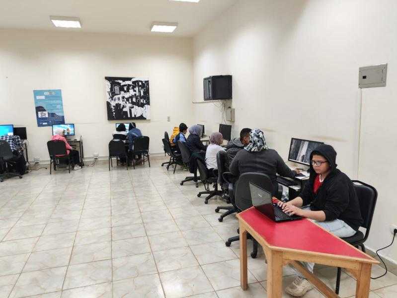الثقافة تبدأ اختبارات دورة تكنولوجيا المعلومات الجديدة بحي الأسمرات