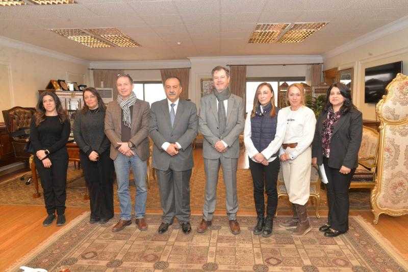 محافظ أسيوط يلتقي السفير الإسباني بالقاهرة ووفد برنامج الأغذية العالمي لمناقشة أنشطة البرنامج في المحافظة وفرص التعاون