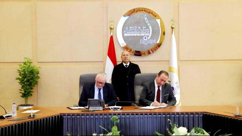 وزير الصناعة والنقل يشهد توقيع مذكرة تفاهم بين الشركة القابضة للنقل البحرى والبرى و شركة إيه پي موللر – ميرسك إيه / إس بشأن تعزيز التعاون