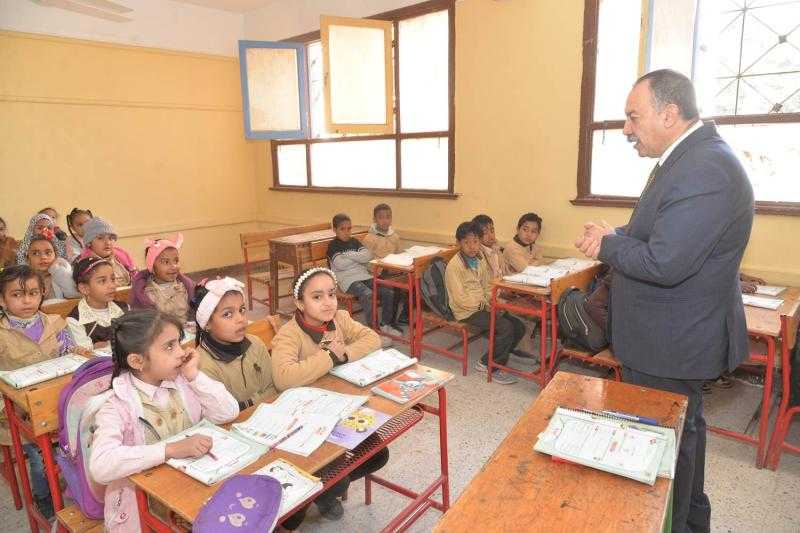 محافظ أسيوط يتفقد مدرسة بصرة الإبتدائية المشتركة لمتابعة سير العملية التعليمية
