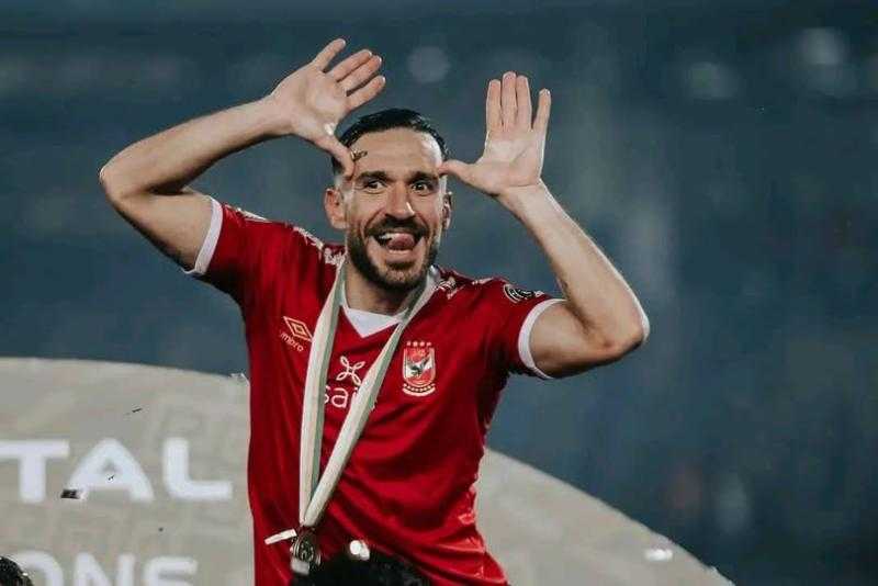 سر مفاجئ وراء قيد علي معلول في الأهلي.. المدير الرياضي يكشف التفاصيل