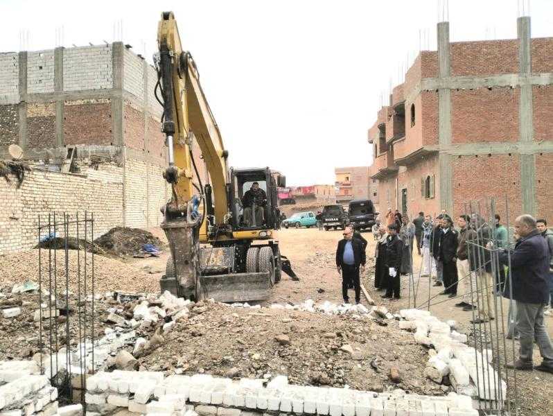 محافظ أسيوط: إزالة 27 حالة تعدي على أراضي زراعية وأملاك دولة بمركز منفلوط وحي غرب