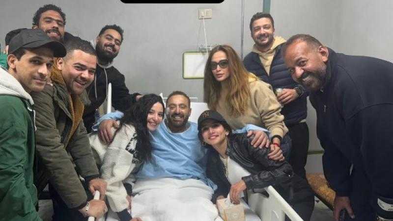 بعد إصابته.. زينة توجه رسالة إلى أحمد السقا