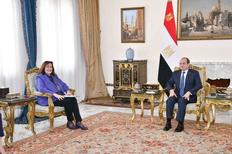 مفوضة الاتحاد الأوروبي لشؤون المتوسط تشيد بالجهود المصرية لتنفيذ اتفاق وقف إطلاق النار وتبادل الرهائن والمحتجزين