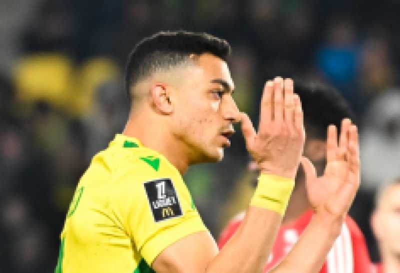 مصطفى محمد: عماد متعب وعمرو زكي قدوتي.. وصلاح لا يُقارن