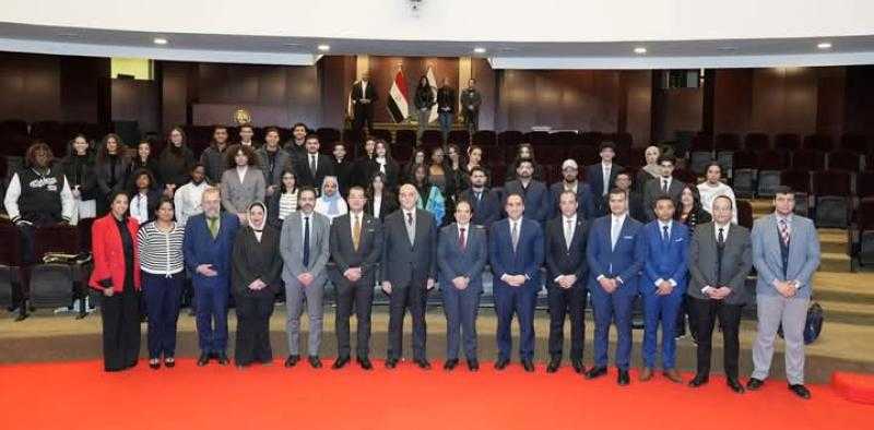 النيابة العامة تستقبل وفدا من طلاب كلية القانون بجامعة لندن والجامعة البريطانية في مصر