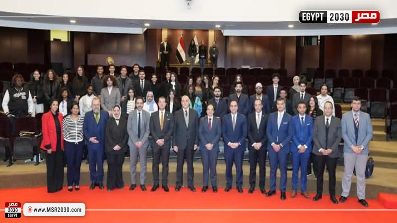 النيابة العامة تستقبل وفدا من طلاب كلية القانون بجامعة لندن 