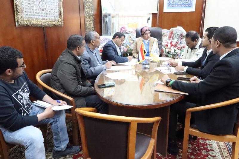 رئيس جامعة الأقصر تترأس الاجتماع الدوري للجنة المنشآت الجامعية لمتابعة مشروعات التطوير
