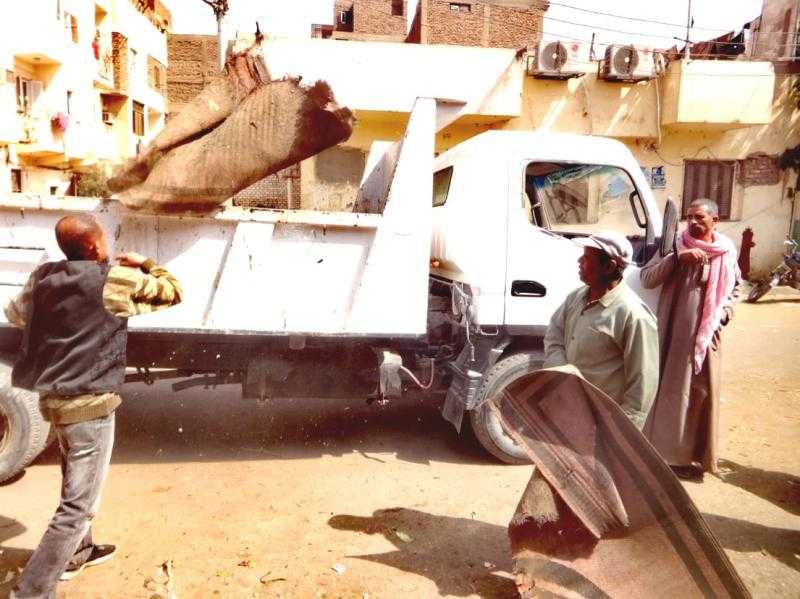 ضبط وتحرير 120 محضر ومخالفات متنوعة بسوق خضار شرق السكة الحديد بالأقصر