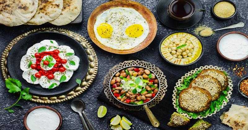 أطعمة تجنبي تناولها على السحور.. تفاصيل