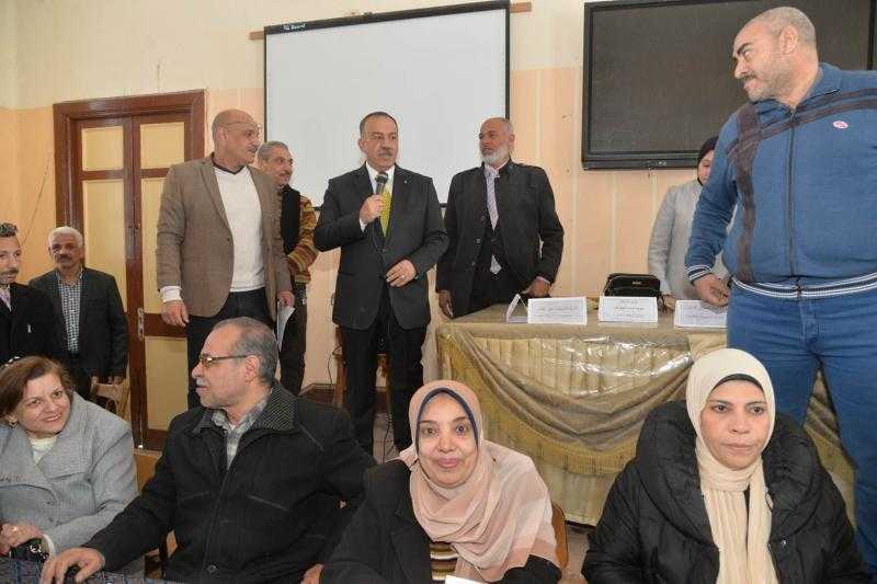 محافظ أسيوط يشهد مسابقة أوائل الطلبة للمرحلة الثانوية بقاعة مدرسة خديجة يوسف الثانوية بمشاركة 26 مدرسة