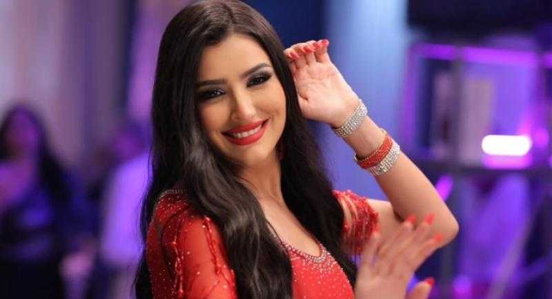 مي عمر: أخدت كل لبس ”إش إش” في البيت من كتر ما حبيتها