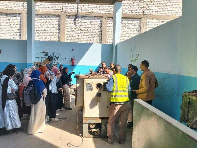قسم ميكانيكا إنتاج بكلية التكنولوجيا والتعليم بسوهاج تنظم زيارة ميدانية للطلاب لمصنع تشكيل المعادن