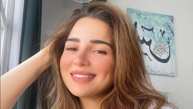 تامر حسني يهنئ مي عز الدين بنجاح مسلسل قلبي ومفتاحه