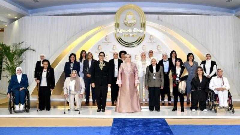 انتصار السيسى عن نساء مصر في يوم المرأة العالمى: قدّمن نماذج مشرفة
