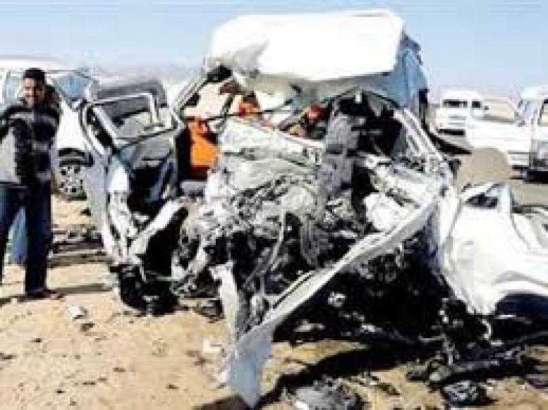 مصرع شخصين وإصابة 9 آخرين في حادث تصادم بالطريق الإقليمي