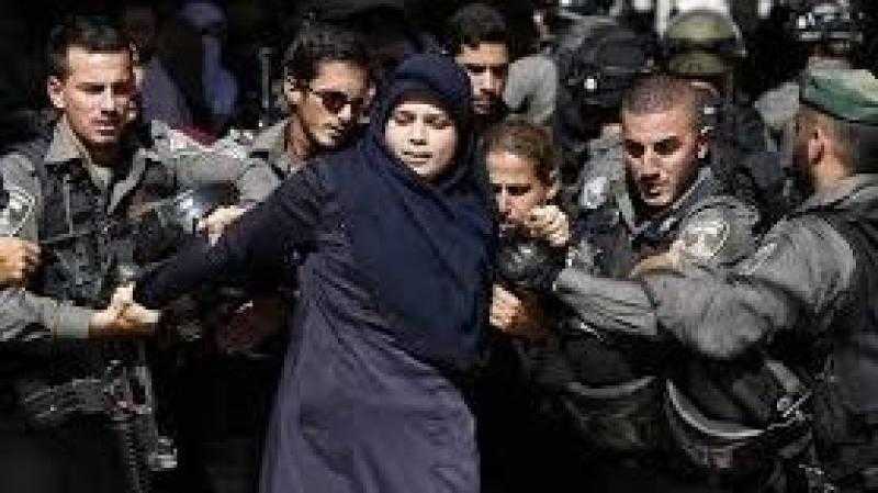 تحرش وطعام فاسد في رمضان .. ظروف صعبة تواجهها معتقلات سجون الاحتلال