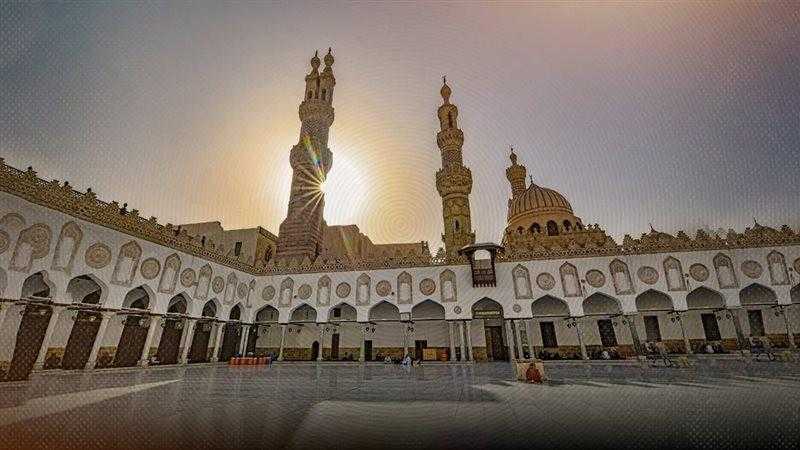 الآلاف يؤدون صلاة الجنازة على محمد المحرصاوي من الجامع الأزهر