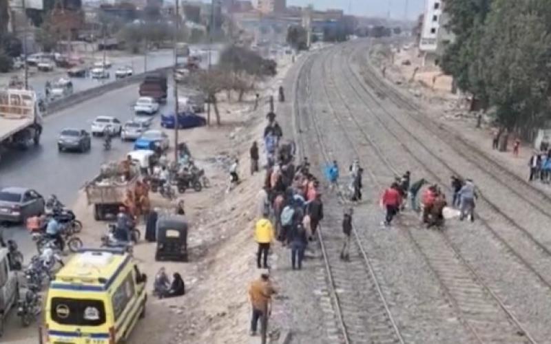 مصرع شخص أسفل عجلات قطار 