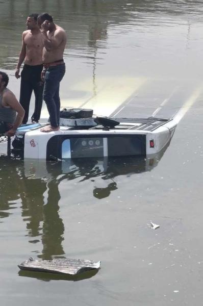  انقلاب أتوبيس داخل ترعة الإسماعيلية 