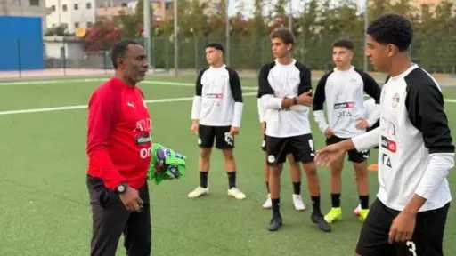 قنصل مصر يزور بعثة منتخب الناشئين بليبيا.. والفراعنة بالزي الأبيض أمام تونس