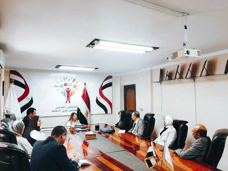 المشرف على القومي للأشخاص ذوي الإعاقة تعقد لقاءًا مع عدد من الخبراء في مجال الإعاقة