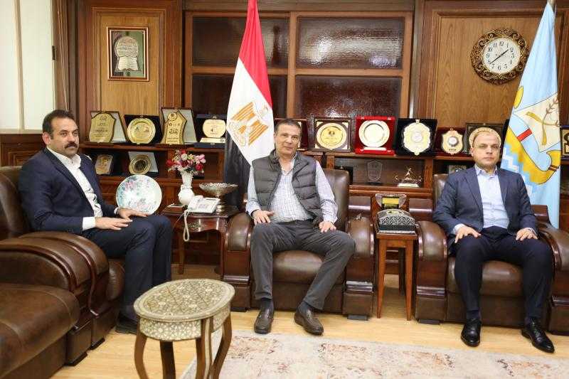 وزير الزراعة ومحافظ كفرالشيخ يناقشان عددًا من الملفات الزراعية الهامة
