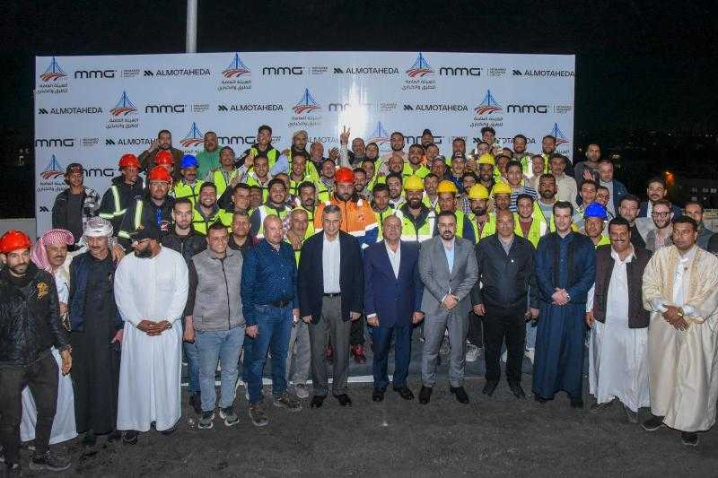 وزير الصناعة والنقل ومحافظ الإسكندرية يتفقدان مشروع انشاء محور  تقاطع طريق حسن علام بمدينة برج العرب مع مسار القطار الكهربائي السريع