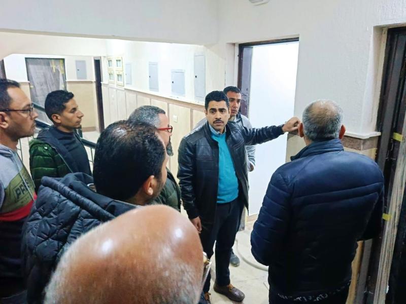 رئيس جهاز العبور الجديدة يتفقد ليلا وحدات سكن لكل المصريين لدفع العمل