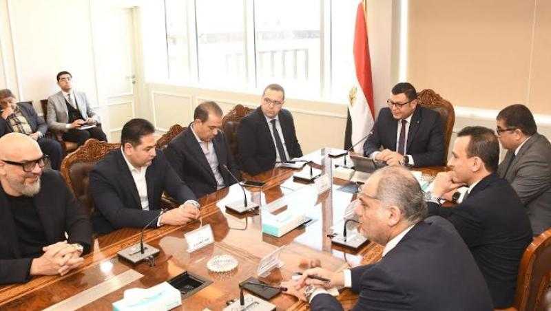 وزير الإسكان يلتقي مسئولي ”منصة مصر العقارية” لبحث أوجه التعاون