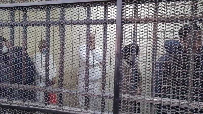 تأجيل محاكمة عاطلين بتهمة سرقة طالب بالإكراه فى حدائق القبة