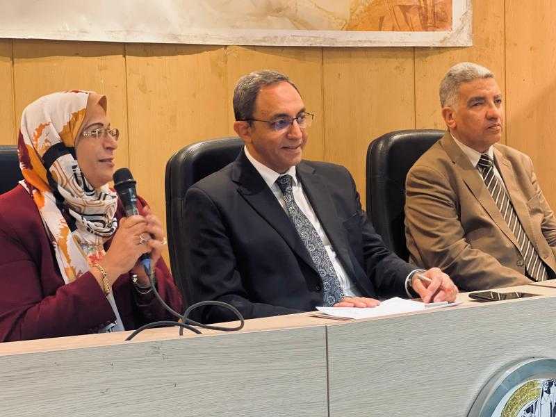 محافظ قنا يشهد احتفالية المجلس القومي للمرأة بيوم المرأة المصرية