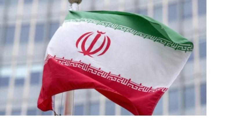 علم إيران