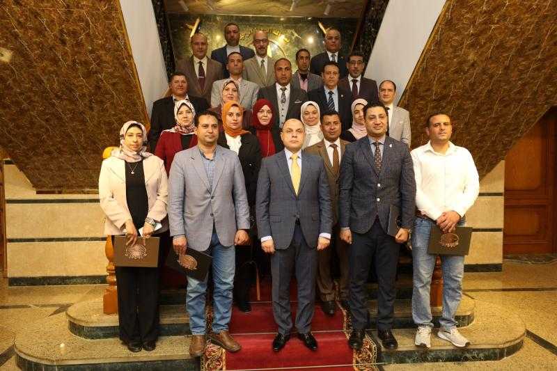 محافظ كفرالشيخ يكرم أوائل الحاصلين على برامج تدريب مركز التنمية المحلية بسقارة خلال النصف الأول من العام التدريبي 2024-2025