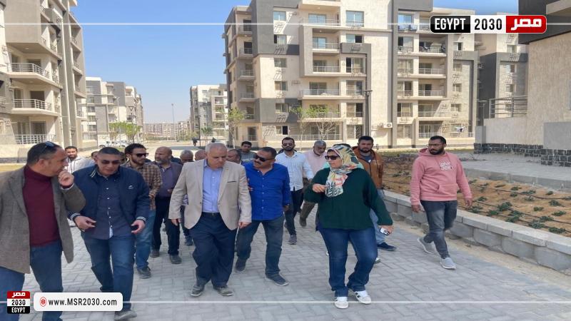 مسئولو الإسكان