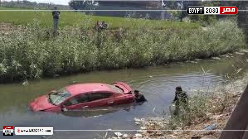 سقوط سيارة فى الترعة