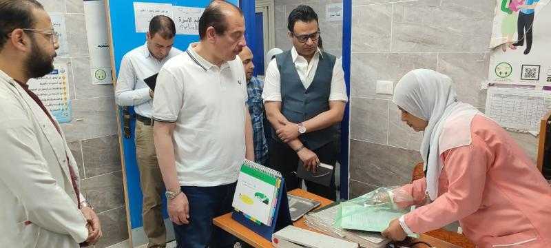 نائب وزير الصحة يجرى زيارة مفاجئة لعدد من المستشفيات ومنشآت الرعاية الأولية بسوهاج