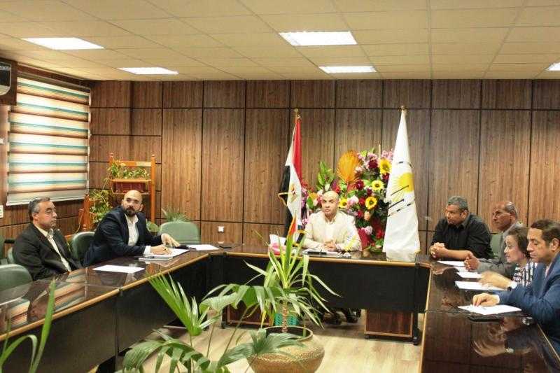 جامعة أسيوط تشهد اجتماع مجلس وحدة مكافحة الآفات المنزلية بعد التشكيل الجديد لمتابعة خطة العمل