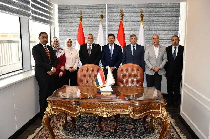 وزير الشباب والرياضة يشهد توقيع بروتوكول تعاون بين الوزارة وجهاز حماية وتنمية البحيرات والثروة السمكية