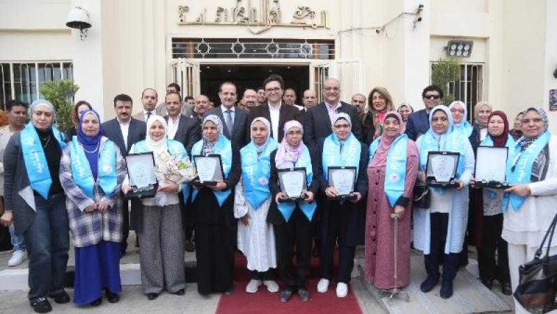 أحمد فؤاد هنو يكرم الأمهات المثاليات بالمجلس الأعلى للثقافة