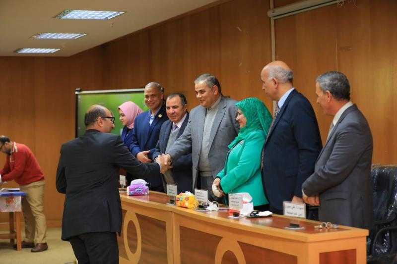 رئيس جامعة كفر الشيخ يشهد حفل ختام فعاليات الأسبوع البيئى وريادة الأعمال والابتكار المستدام بالجامعة 2025
